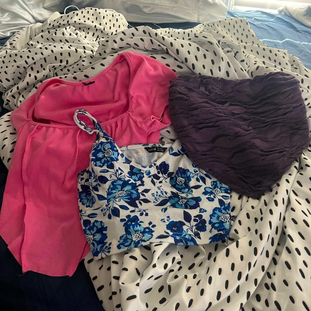 Women’s crop tops all size medium